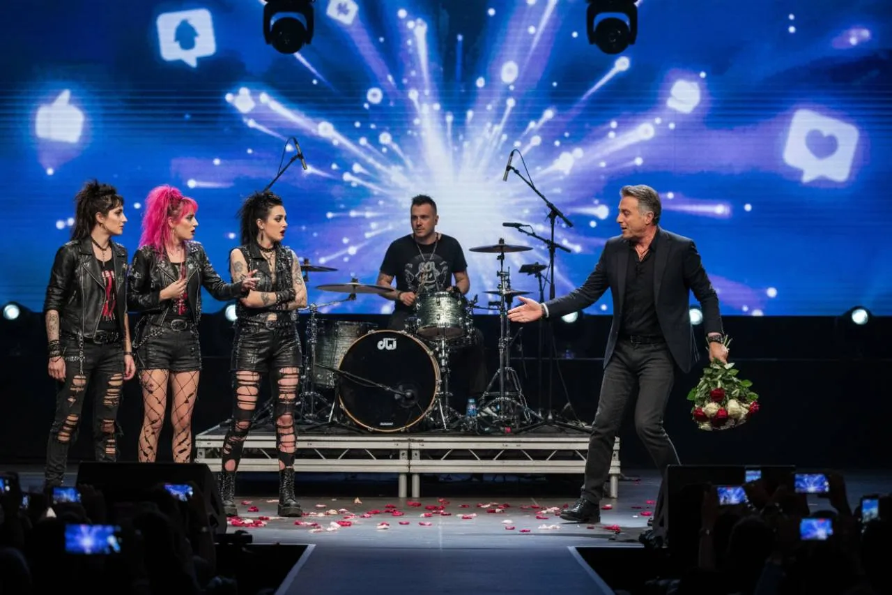 Il gesto contestato e l'esplosione della polemica social