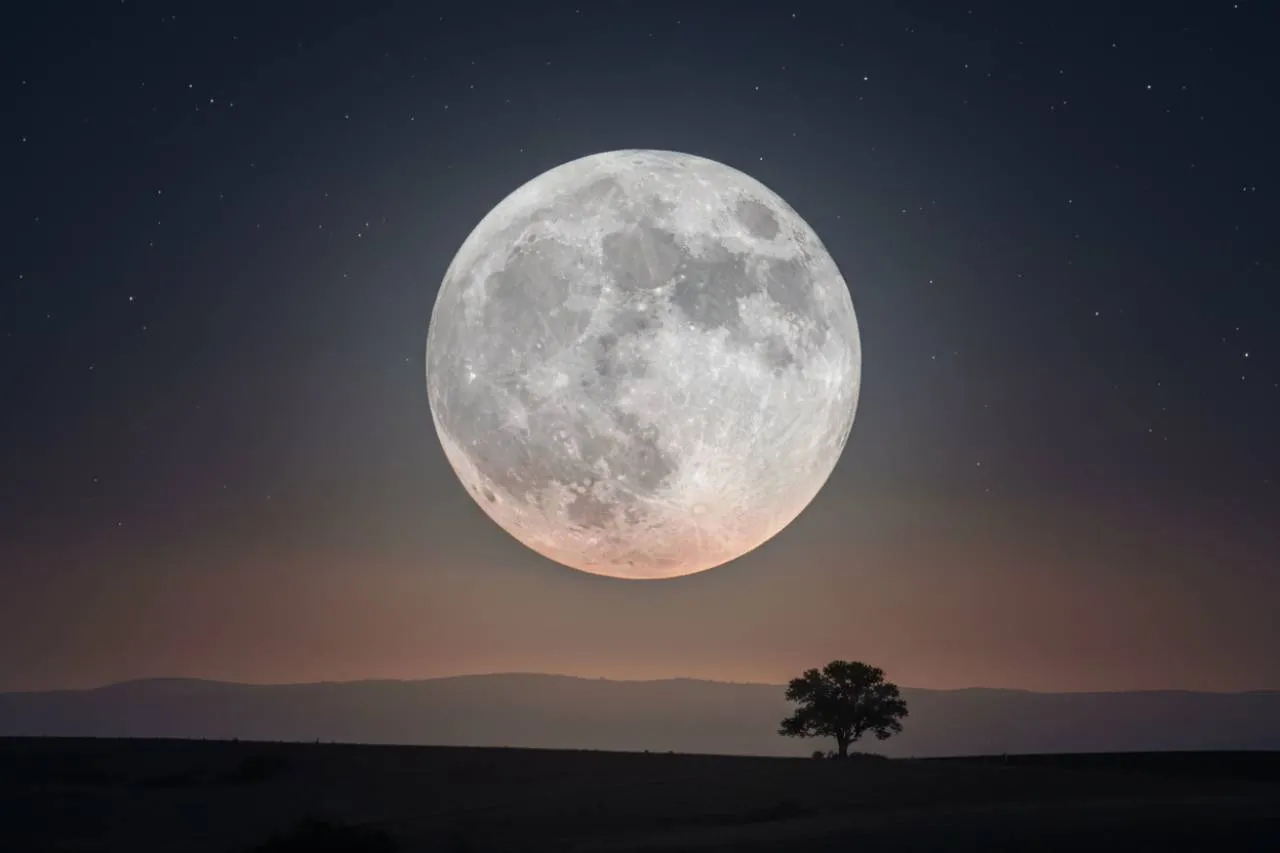 Il vero colore della luna e le sue sfumature