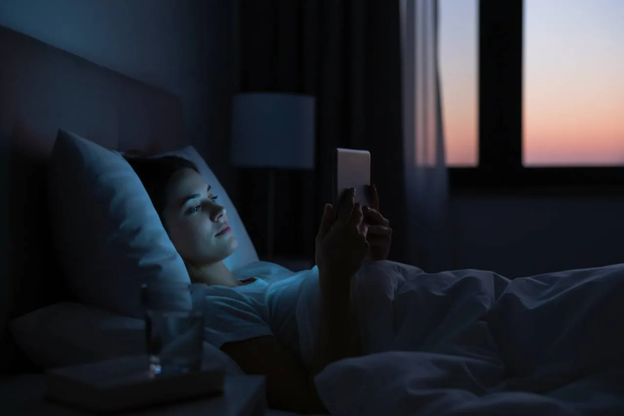 La scienza della luce blu e il sonno